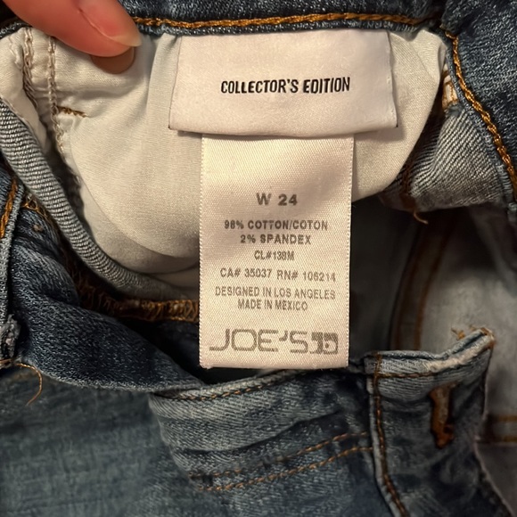 Light wash jean shorts! - Picture 3 of 3